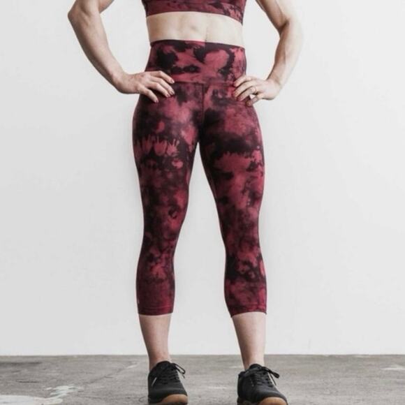 NWT NOBULL High-Rise Matte Crop Tight Size XS Lava and Black Tie Dye - Picture 1 of 9